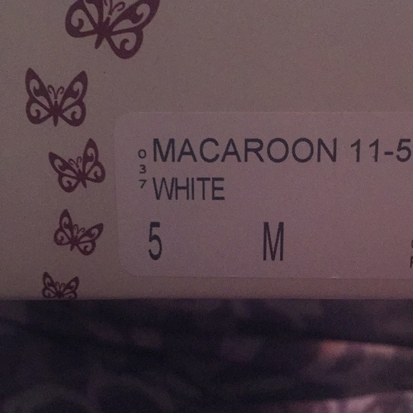 White sandals - Picture 3 of 3